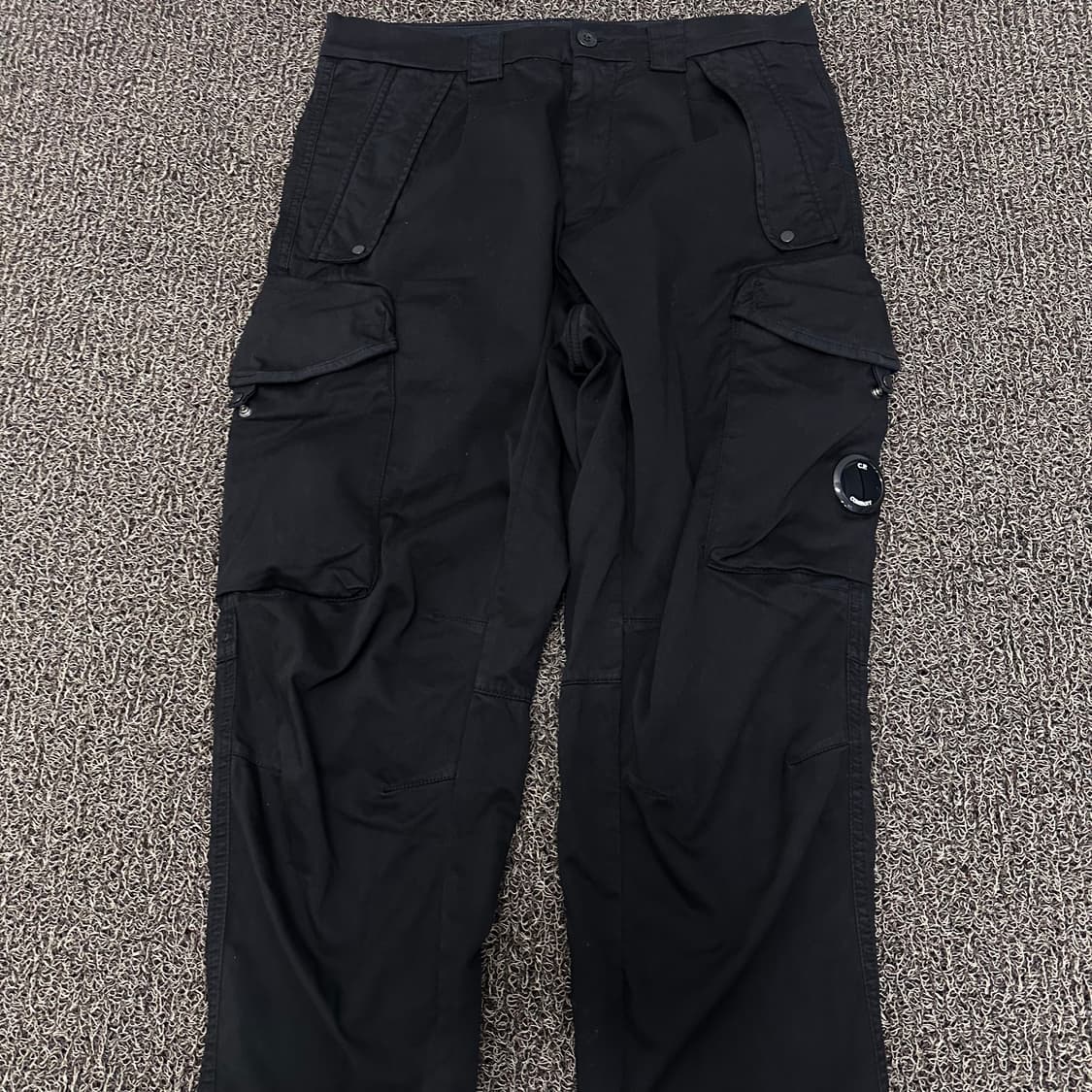 CP컴퍼니 한국매장판 렌즈 카고팬츠 블랙 XS 상품이미지2