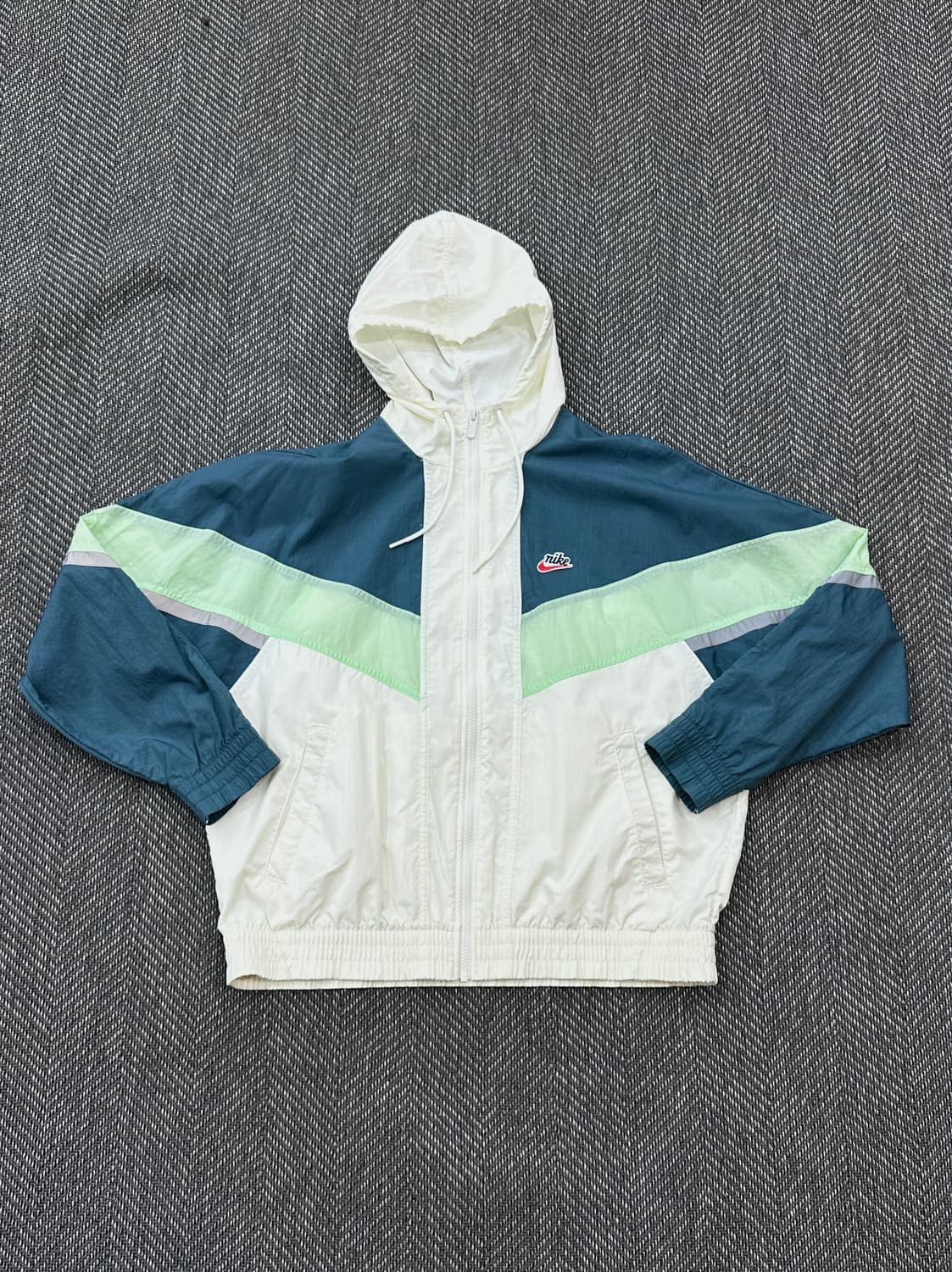 나이키 바람막이  상품이미지4