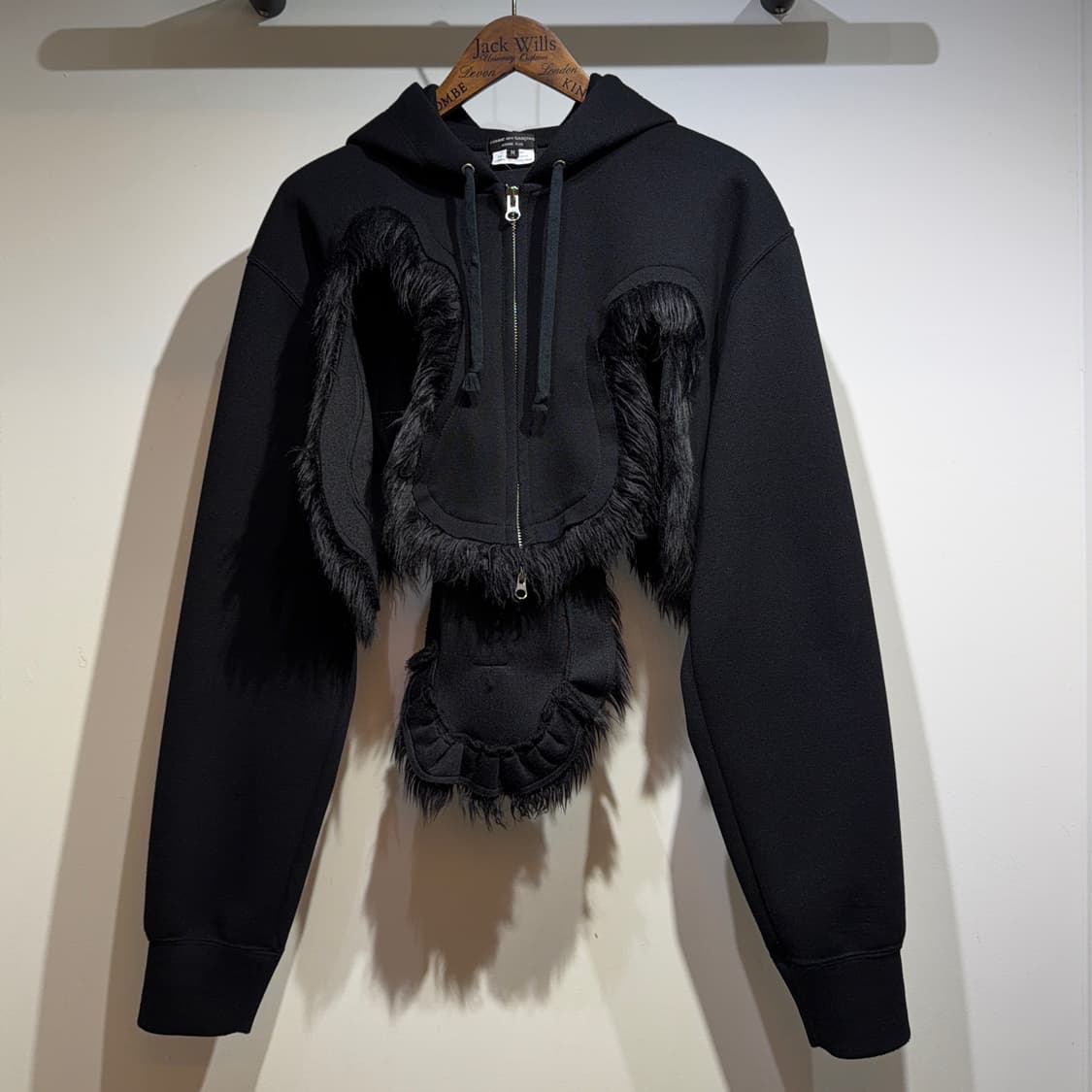 꼼데가르송 옴므 플러스 23AW 컷아웃 후드  상품이미지1