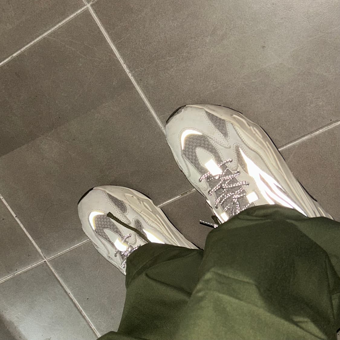 이지 부스트 700 V2 스태틱 2018 (275) 상품이미지2