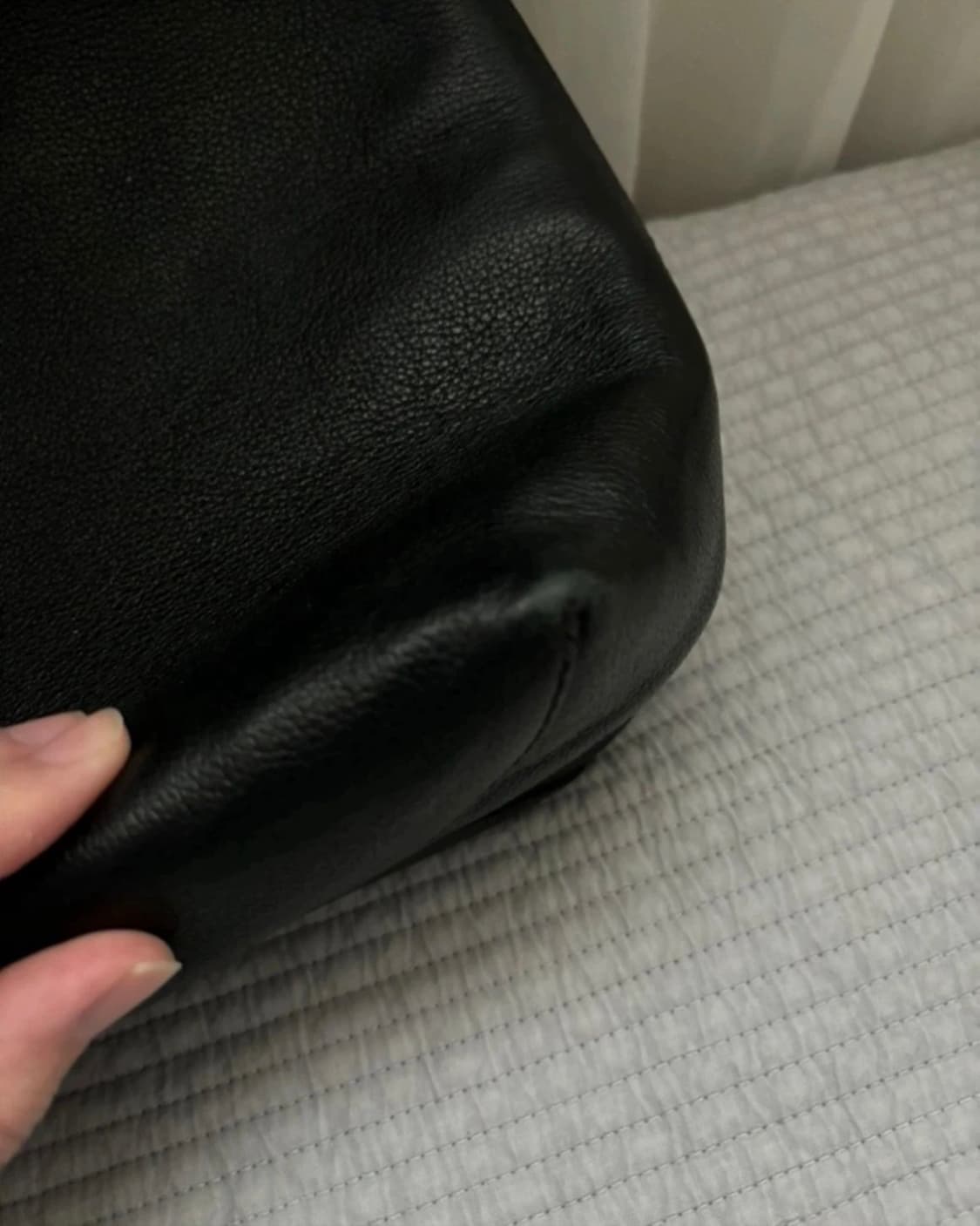 (정품) 쿠론 소가죽 숄더백 블랙 상품이미지5