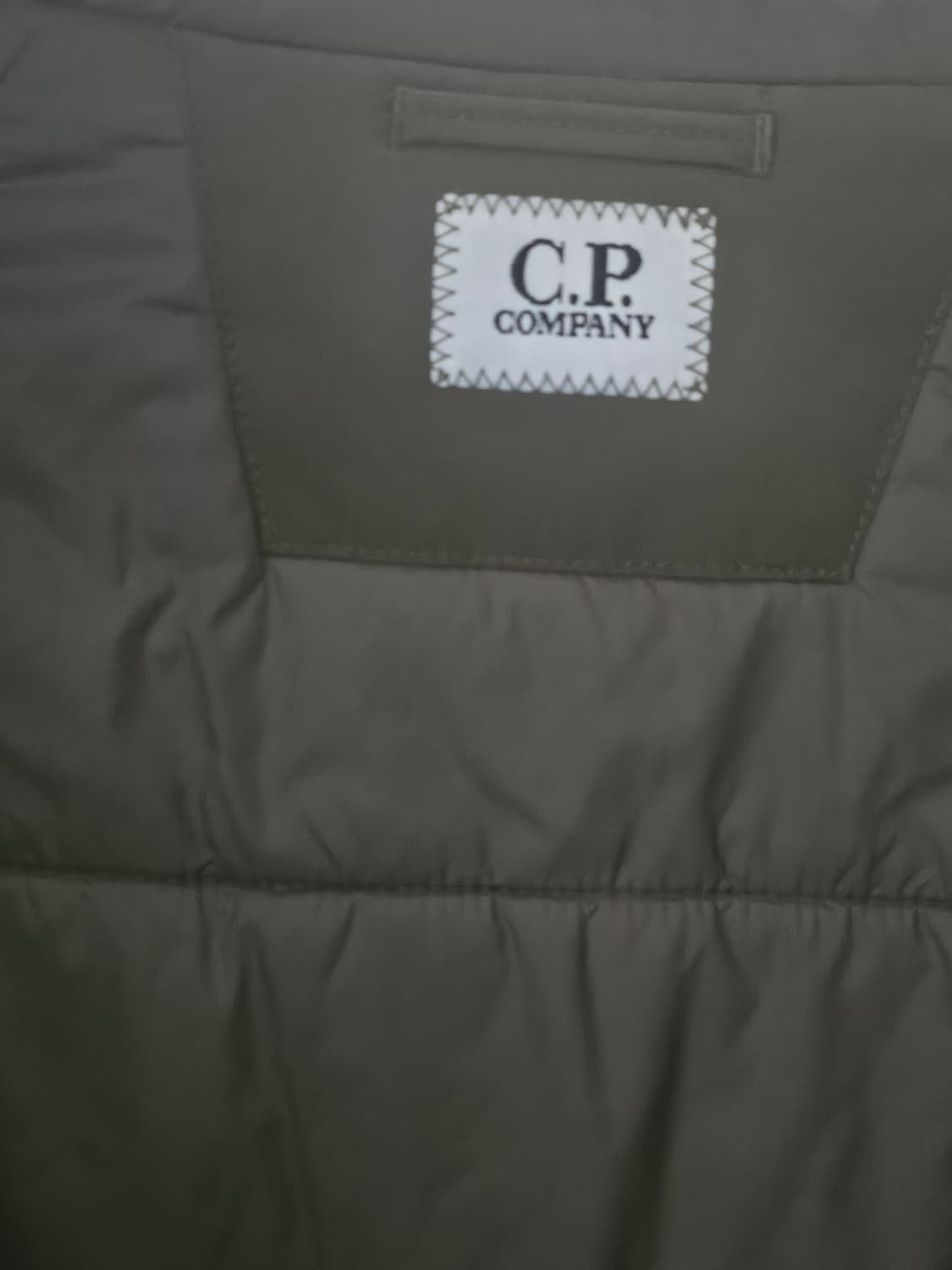 cp컴퍼니 경량패딩 올리브카키 52사이즈(105) 상품이미지4