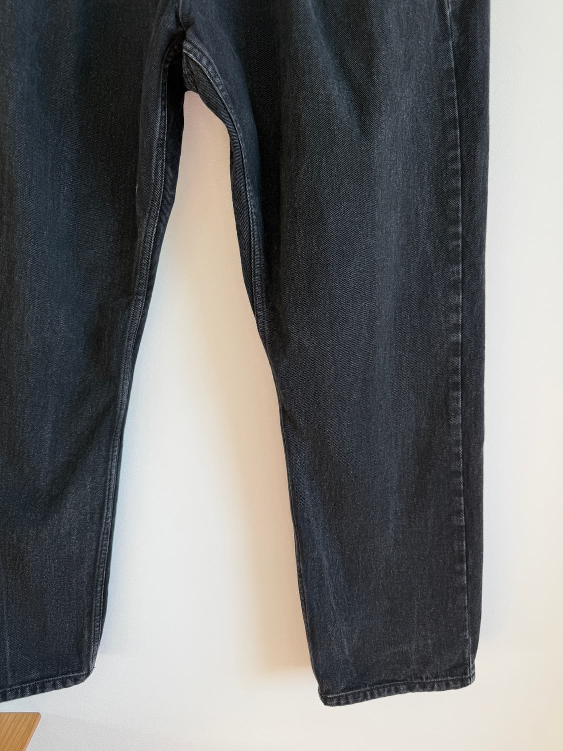 비슬로우(BESLOW) 턱 흑청 데님 팬츠 상품이미지3