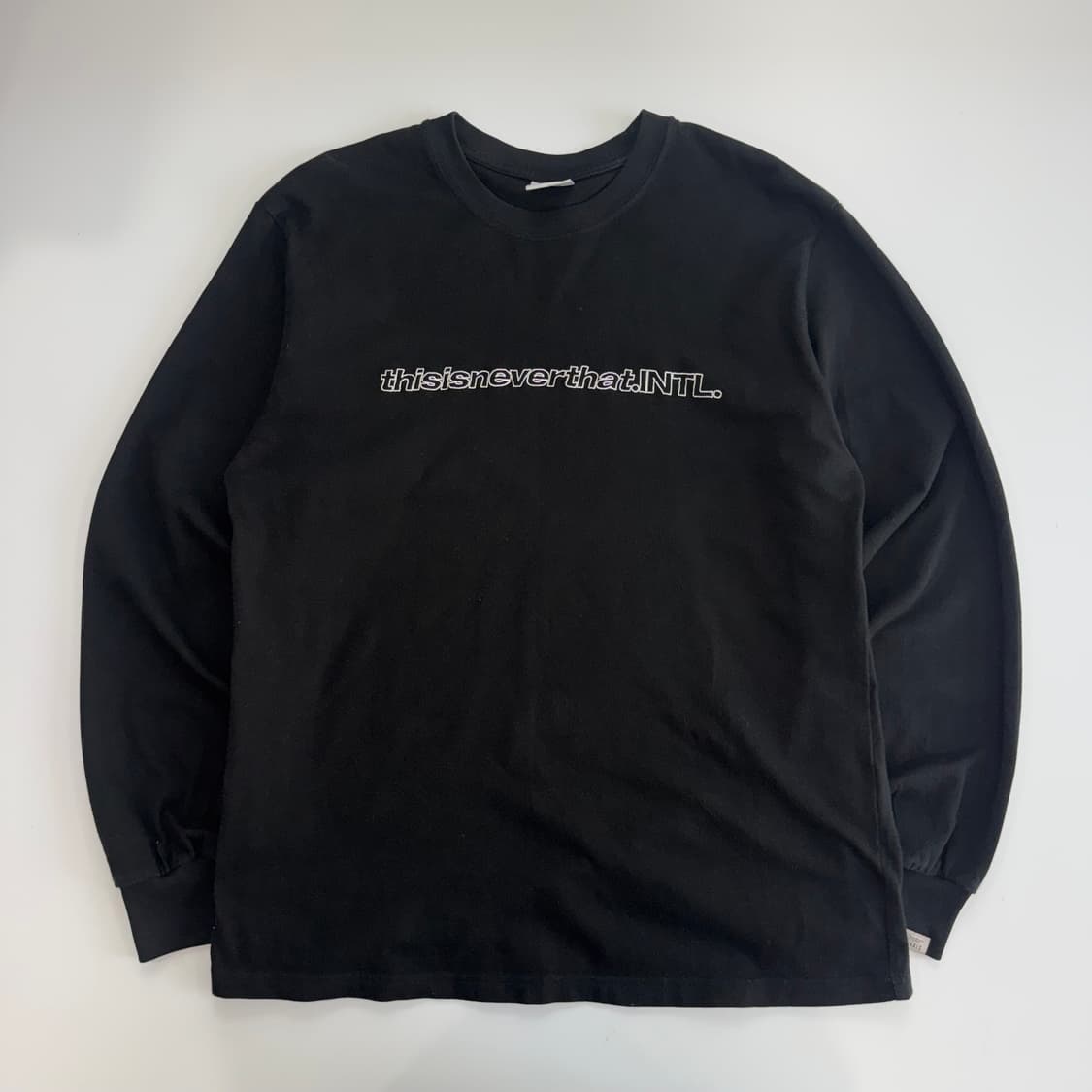 Thisisneverthat 디스이즈네버댓 스펠아웃 로고 블랙 롱슬리브 상품이미지3