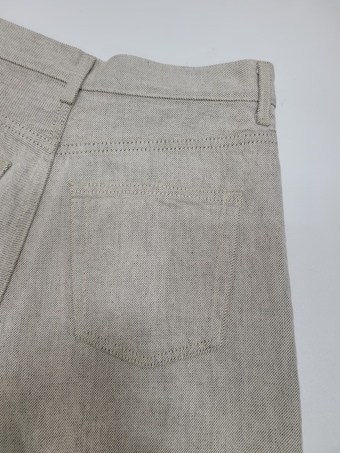 COS 코스 다이얼 와이드 레그 진 / 여 26 (155-66A)
z 상품이미지4