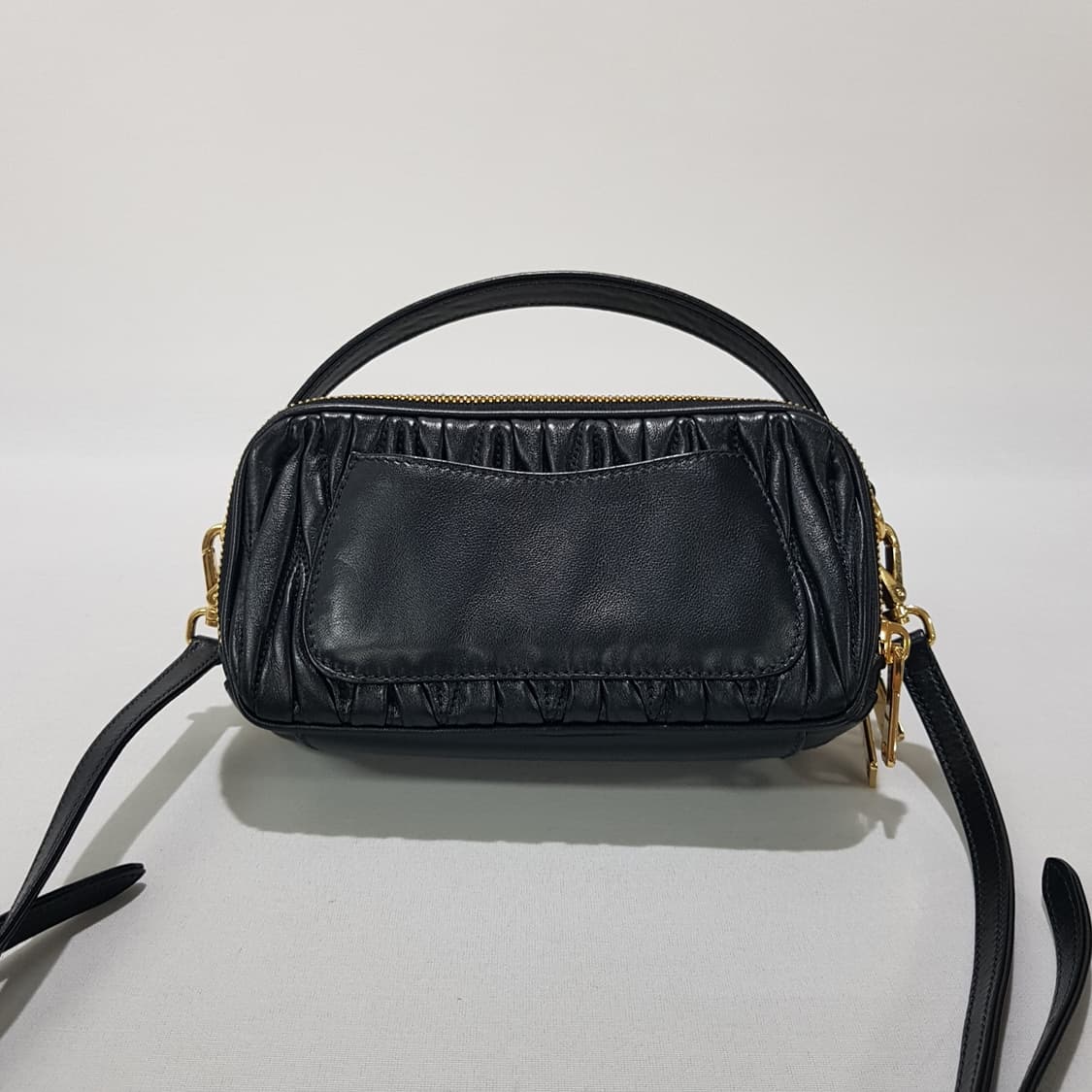 미우미우 마틀라쎄 나파 레더 숄더백 5BH229 상품이미지5