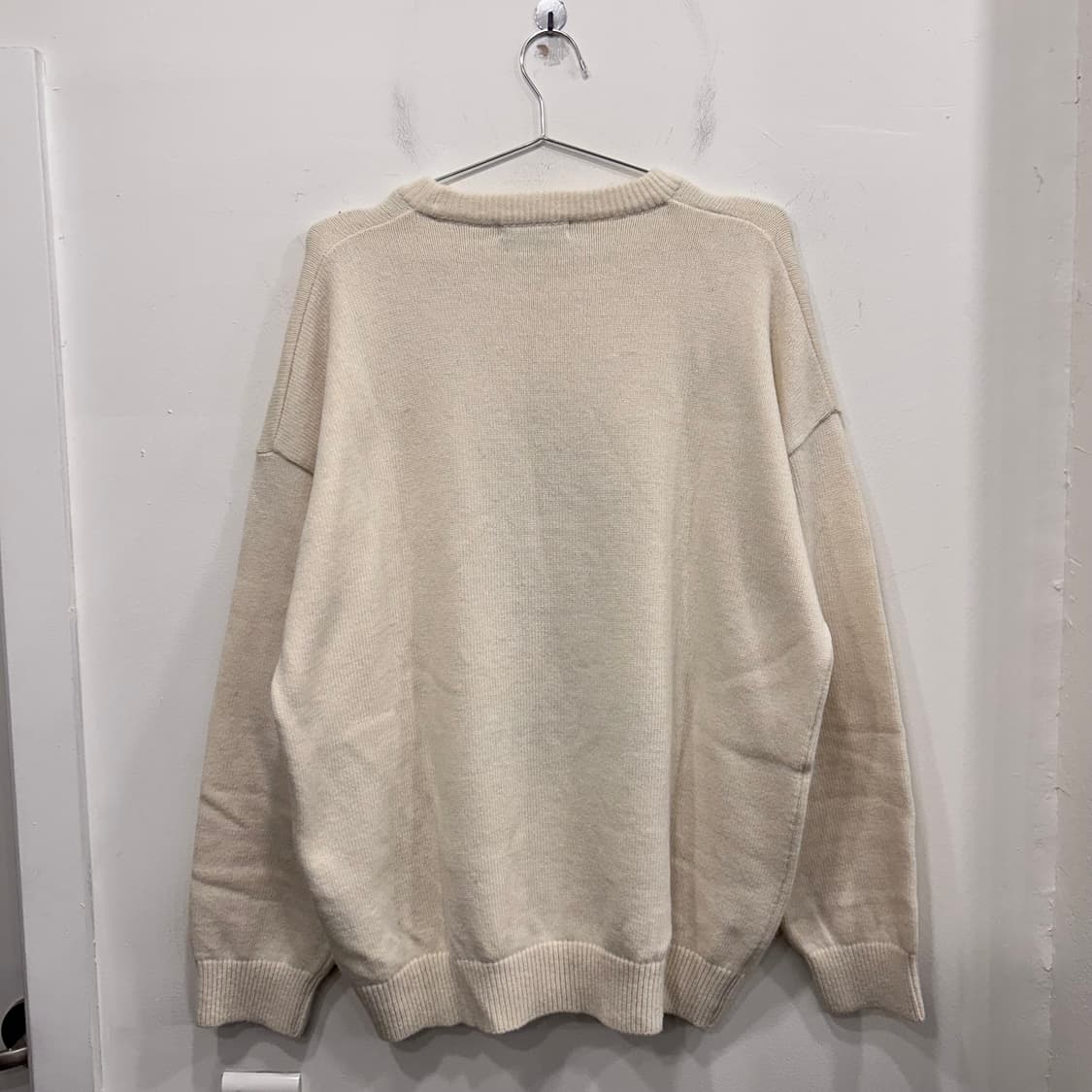 OIOI 1701 패치 빅로고 오버핏 코튼 니트 상품이미지5