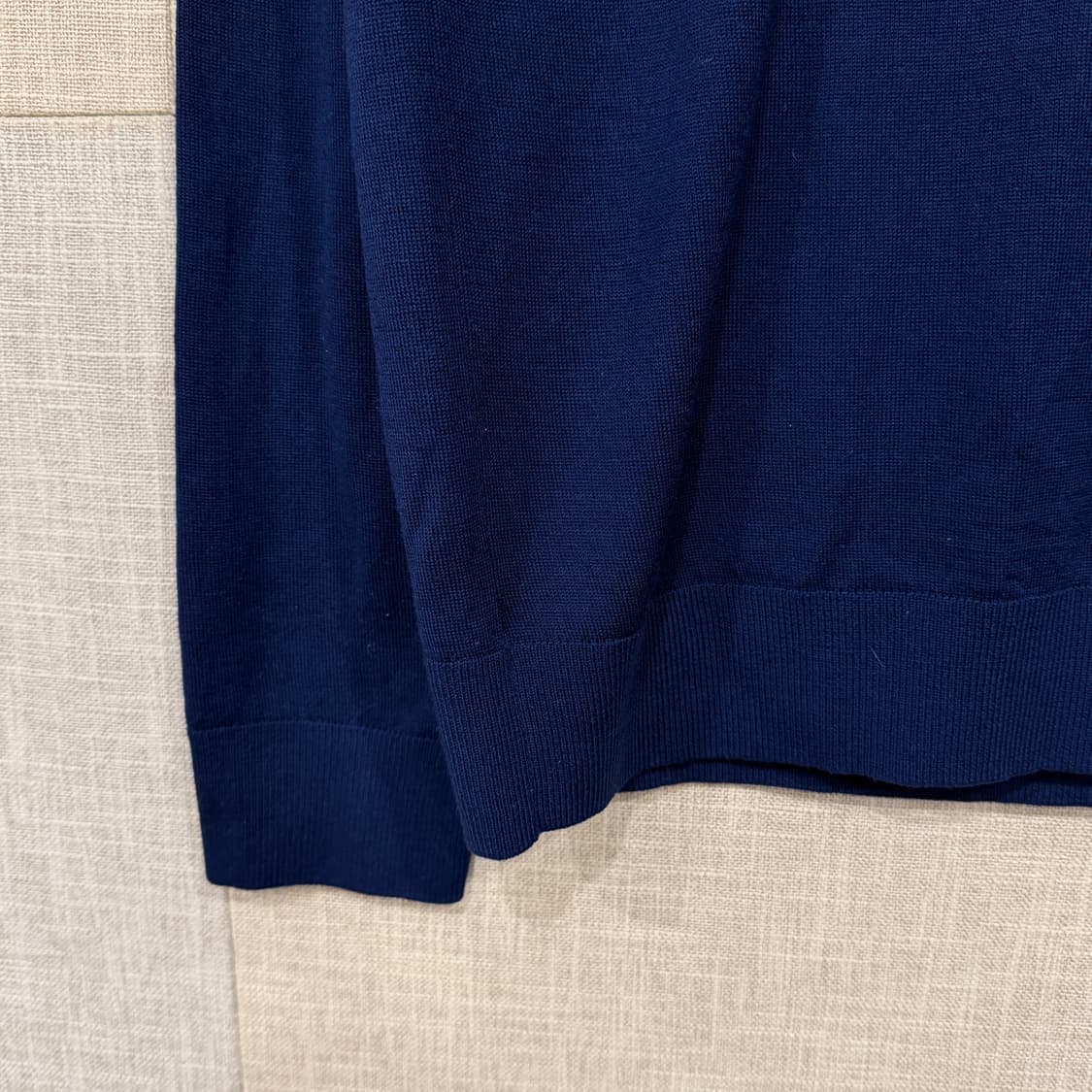 유니클로 라운드 울100% 네이비 니트 스웨터 L 상품이미지3