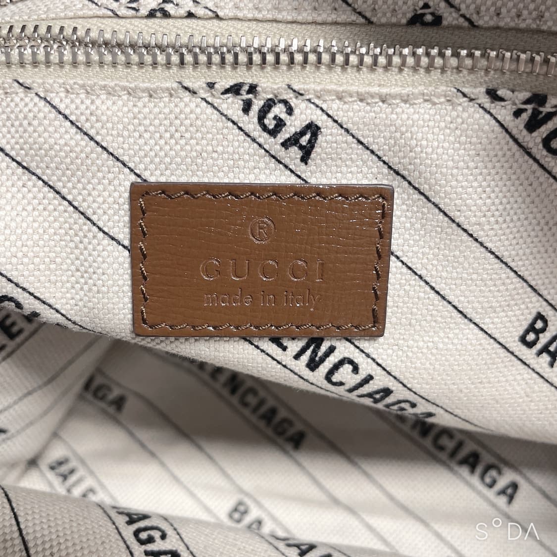 해커프로젝트 구찌x발렌시아가 모터백 상품이미지8