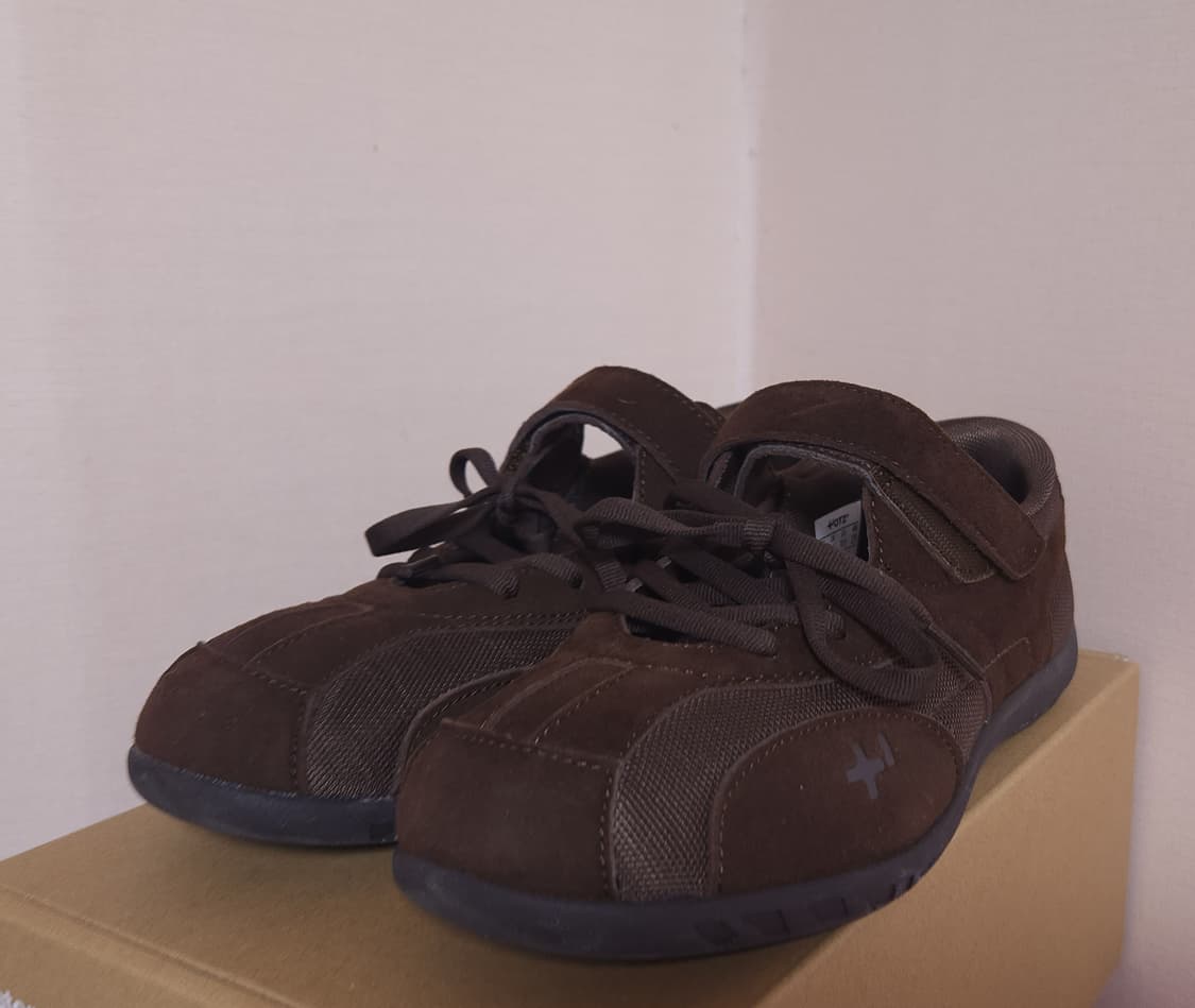 오찌 로마리 스웨이드 레이스업 스니커즈 브라운 상품이미지4