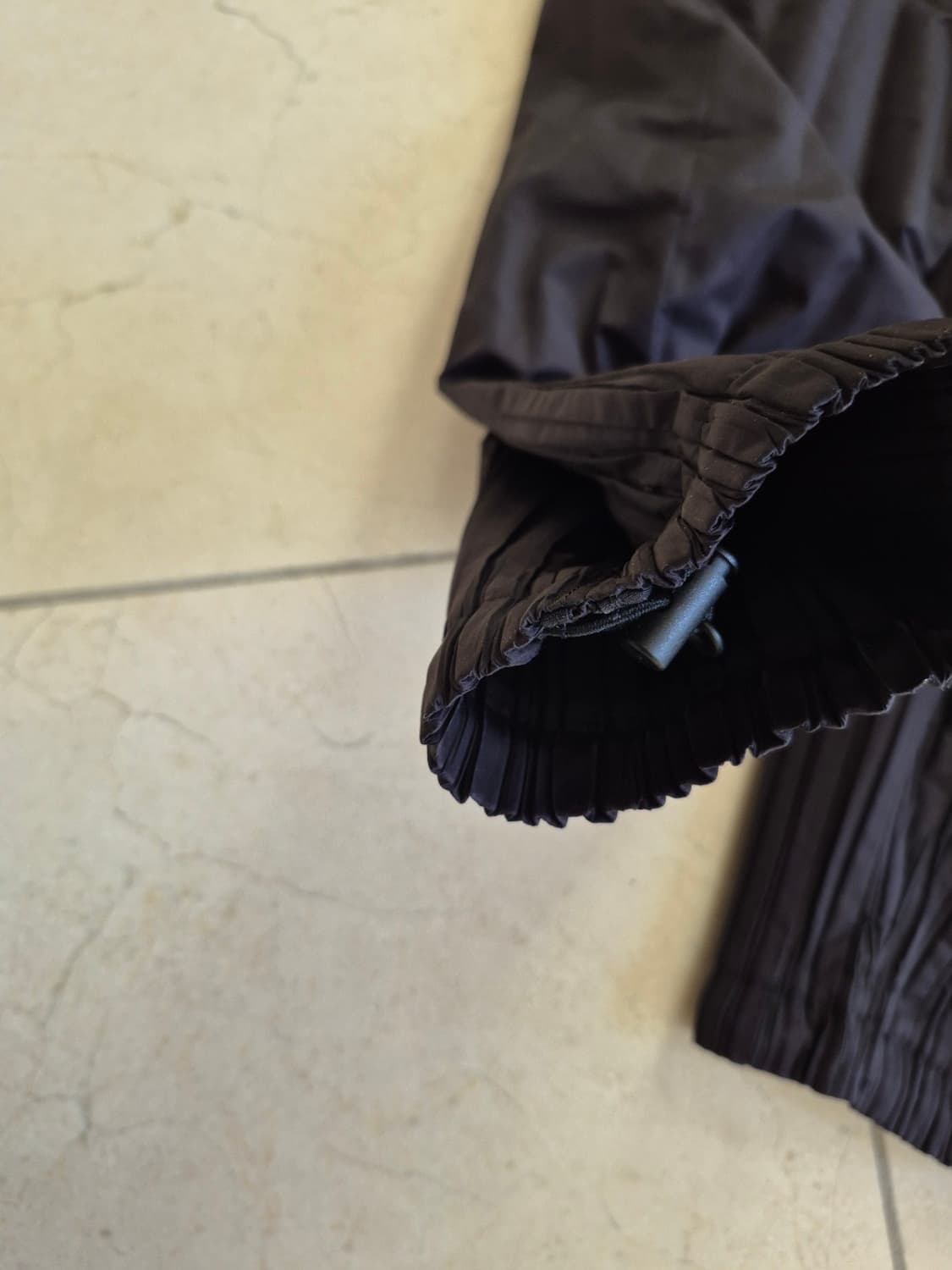 이세이미야케 플리츠플리즈 패디드 팬츠 여성 상품이미지10