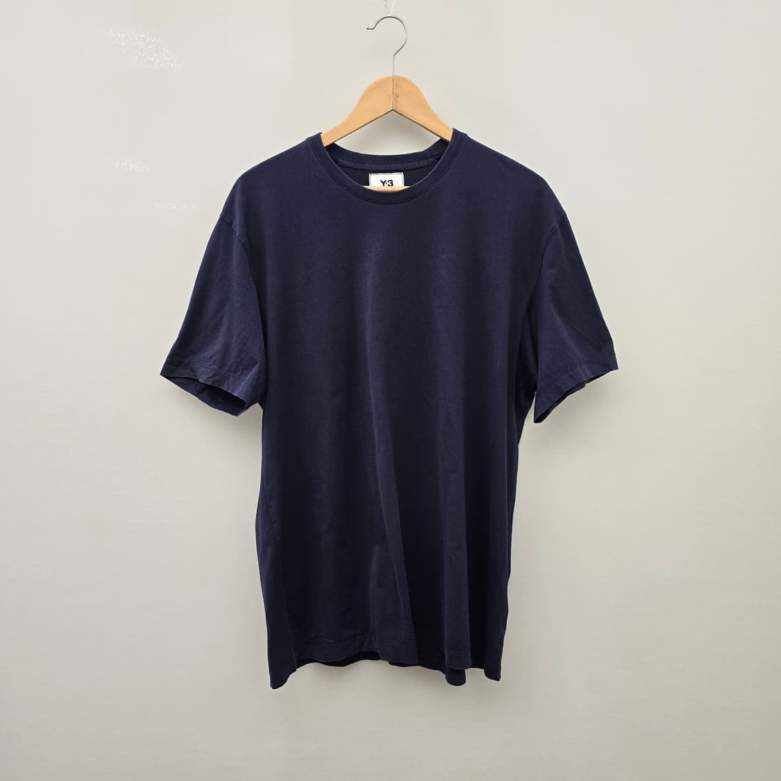 Y-3 클래식 백 로고 반팔 티셔츠 (네이비) 상품이미지2
