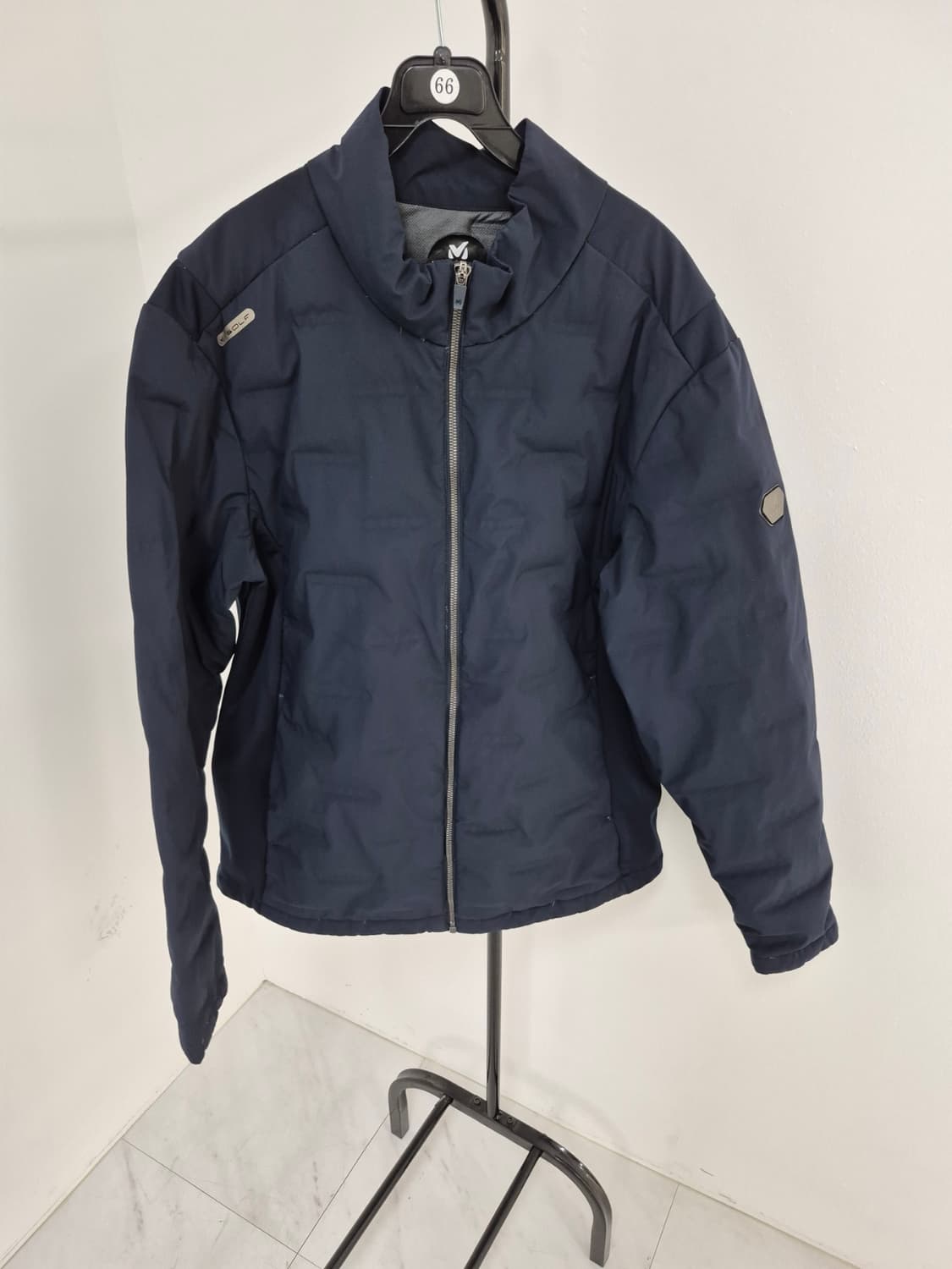 밀레 정품 구스경량패딩 1100사이즈 팝니다  상품이미지1