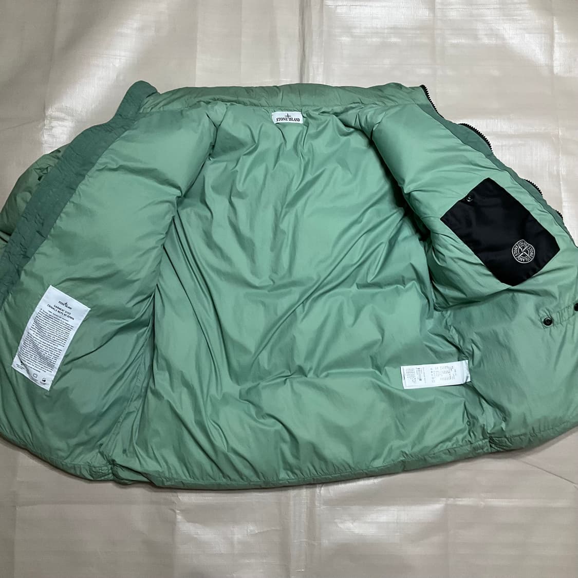 22FW 스톤아일랜드 크링클랩스 패딩 XL 상품이미지6
