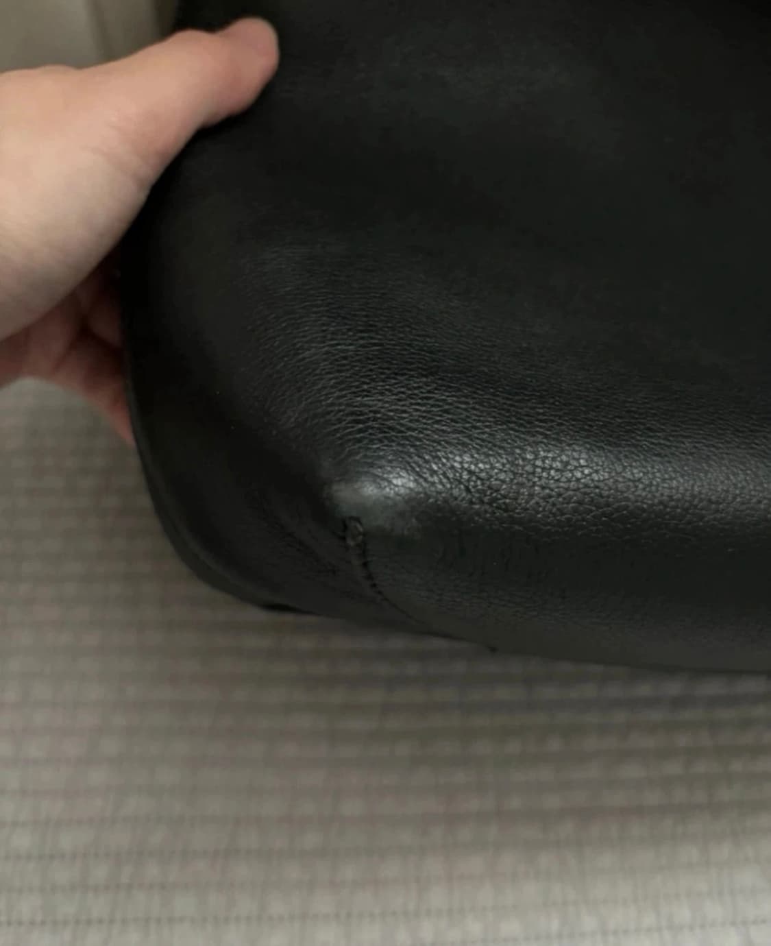 (정품) 쿠론 소가죽 숄더백 블랙 상품이미지4