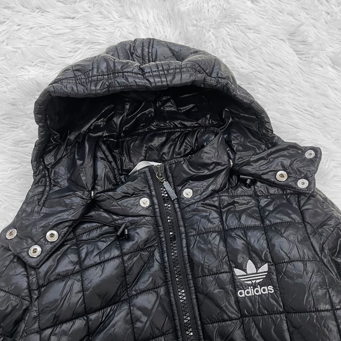 아디다스 오리지널 퀄팅 크롭 경량 패딩 상품이미지4