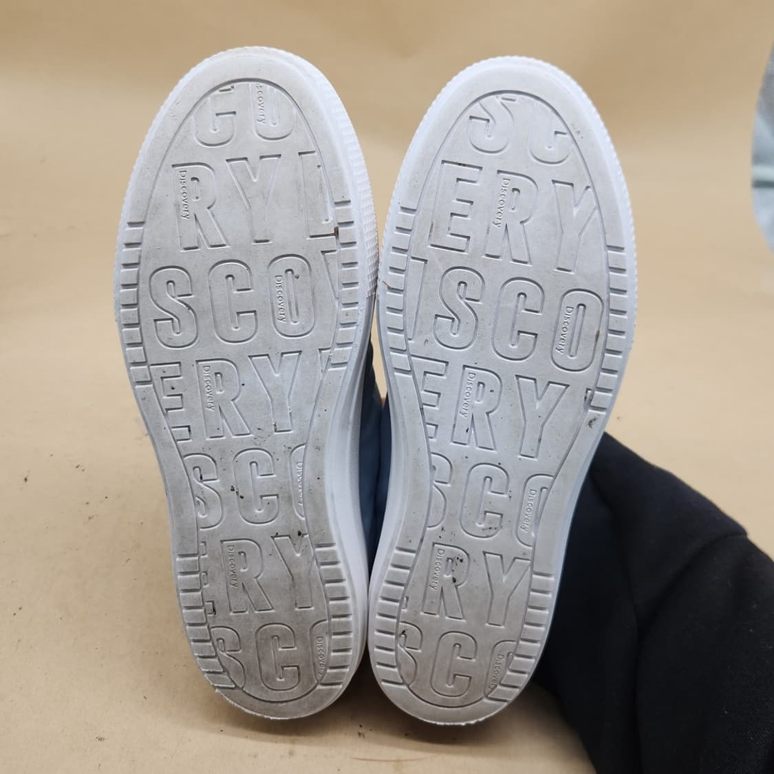 디스커버리 픽셀블리 여성스니커즈 240 상품이미지3