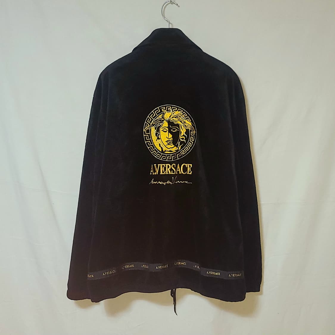 알프레도 베르사체 90s 금장 빅로고 벨벳 트랙탑 상품이미지4