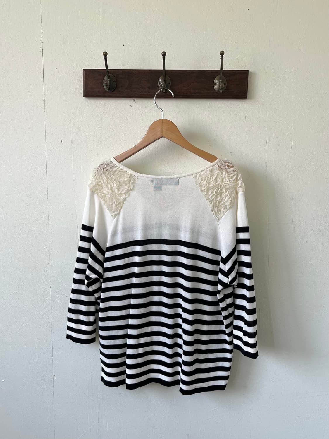 Dolly-Sean 레이스 숄더 스웨터 상품이미지3