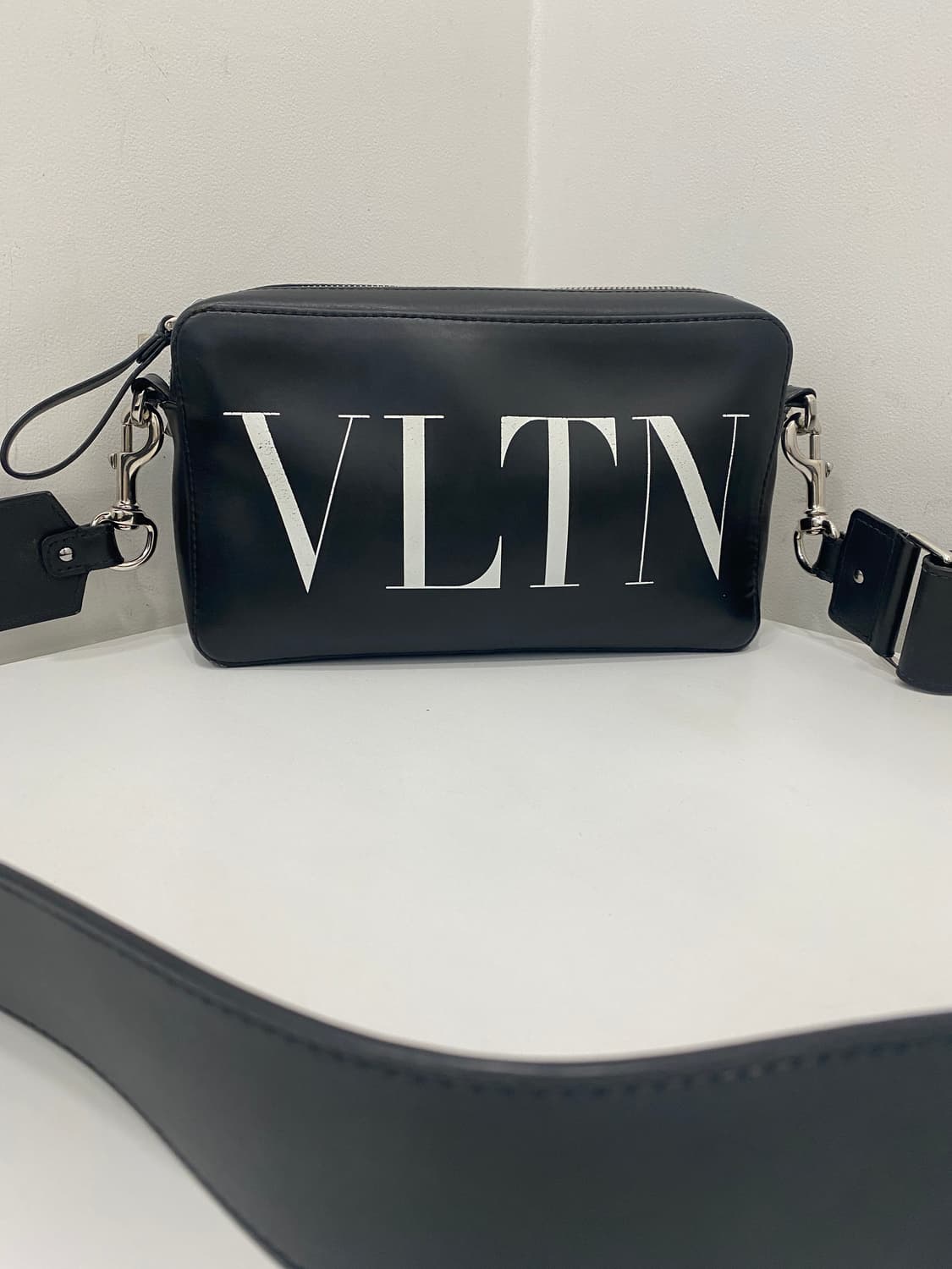 발렌티노 VLTN 크로스백 상품이미지3