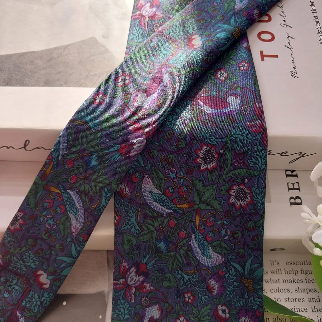 리버티 실크 그린 패턴 넥타이 9.2cm A+등급 K1716
 상품이미지5