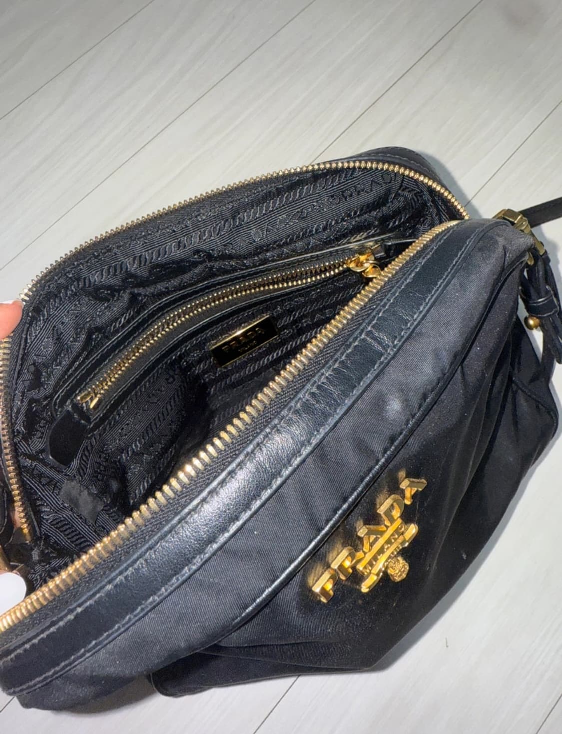 프라다 크로스백 상품이미지2