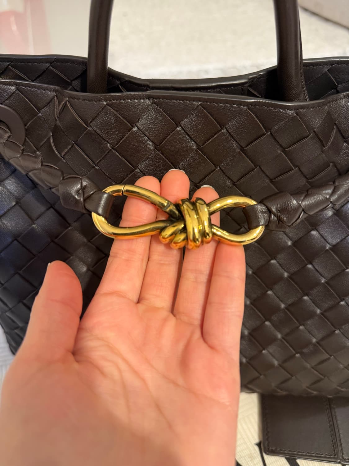 보테가베네타 안디아모 미디엄 폰단트 상품이미지3