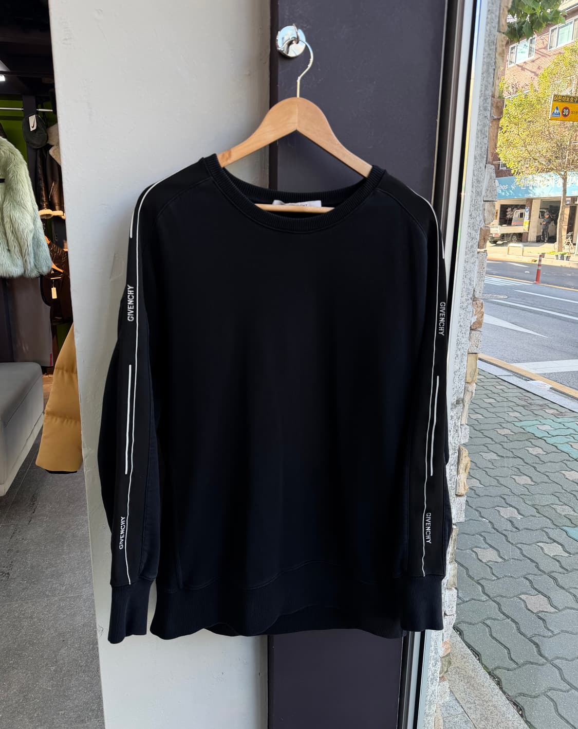 L/ 지방시 사이드로고 라인 맨투맨 상품이미지3