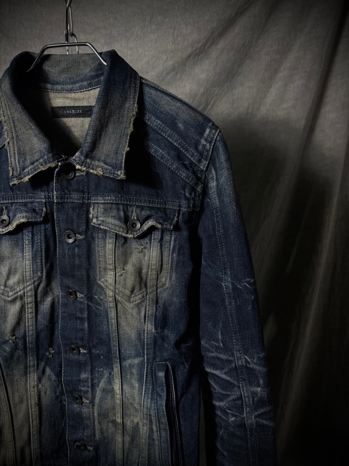 CIVARIZE Distressed Indigo Denim Jacket  상품이미지5