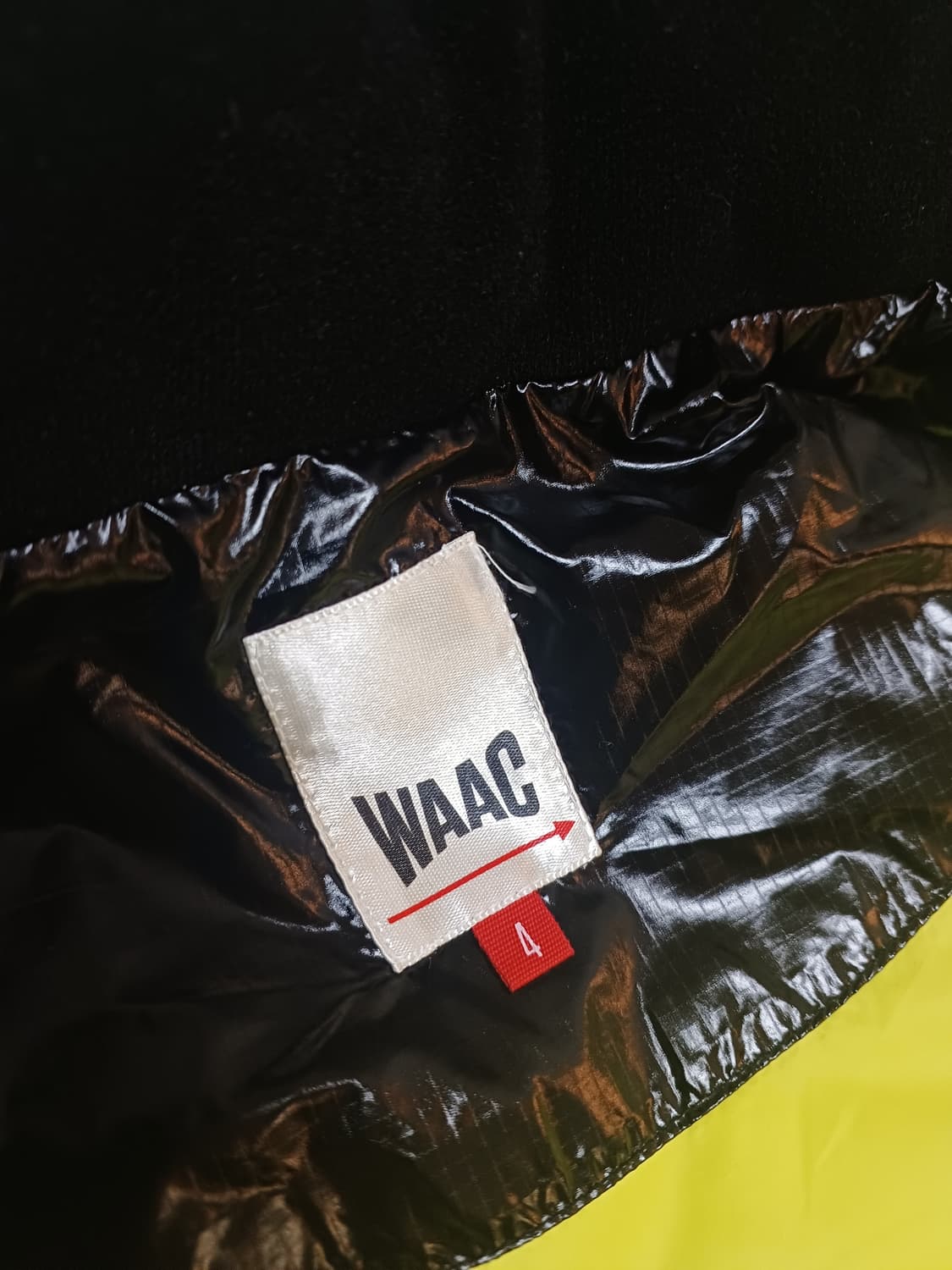 왁(WAAC) 하이글로시 다운 베스트(정가245,000) 상품이미지5