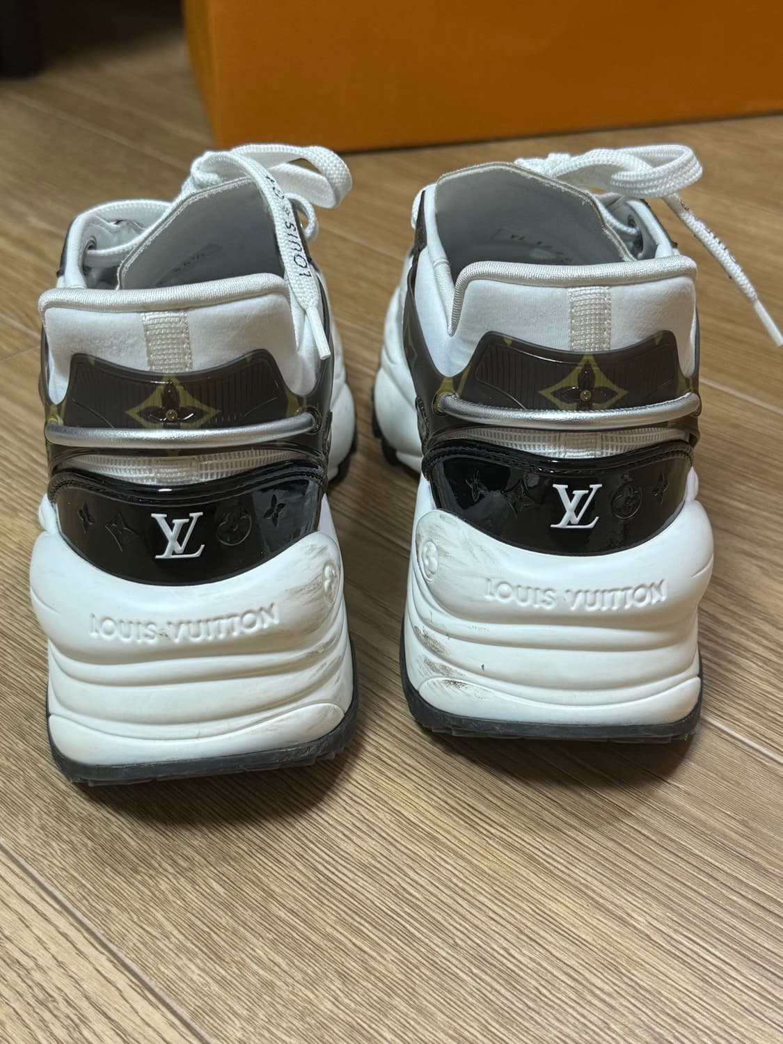 루이비통 런55 36.5 상품이미지6