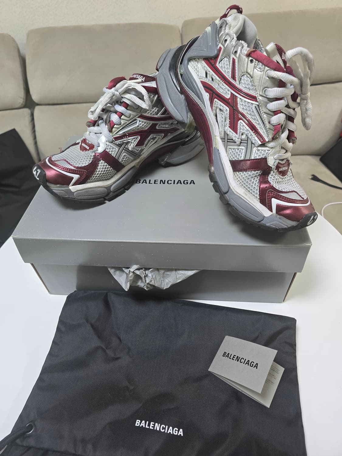 발렌시아가 뉴러너 버건디 42 상품이미지1