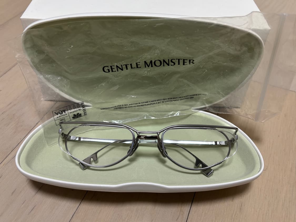 젠틀몬스터 안경 DON 02 실버색상 판매합니다. 상품이미지2