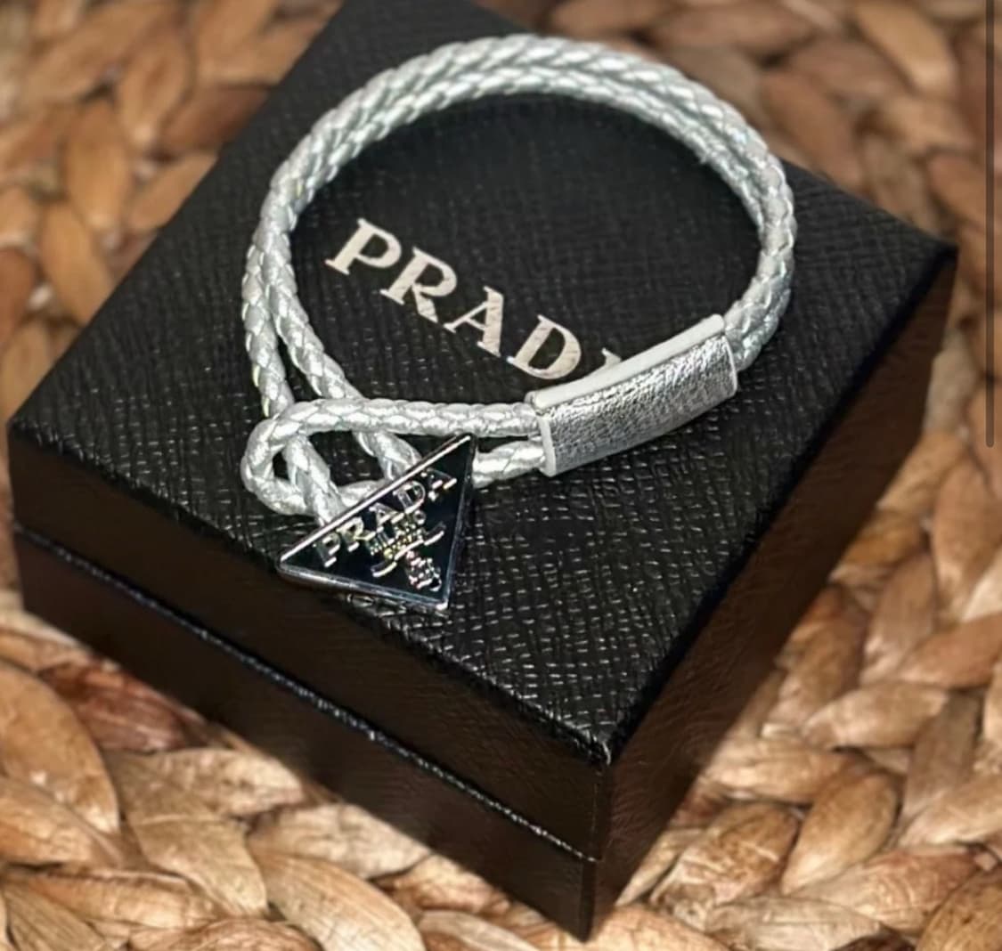 프라다 가죽 팔찌 실버 풀박스 상품이미지1