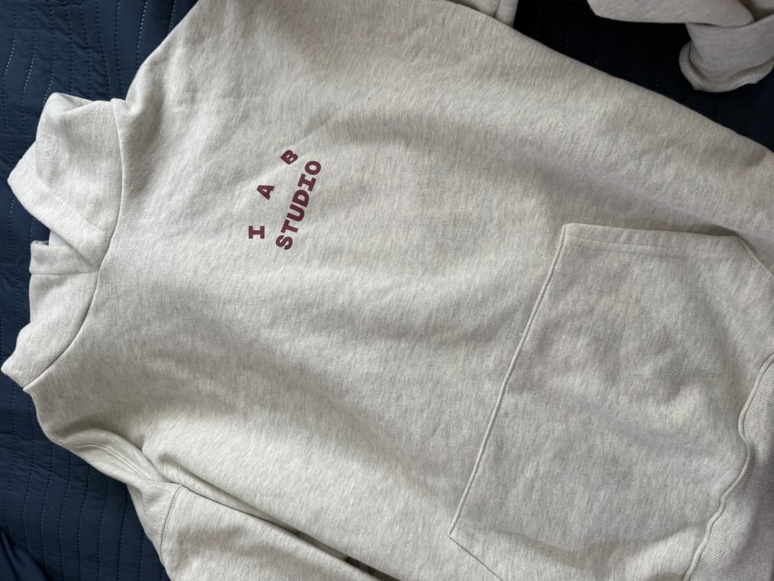 아니앱 스튜디오 후드티 상품이미지1