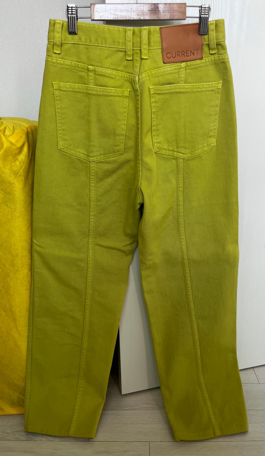 커렌트 연두색 데님팬츠 팝니다 (size 1 =약26사이즈) 상품이미지6