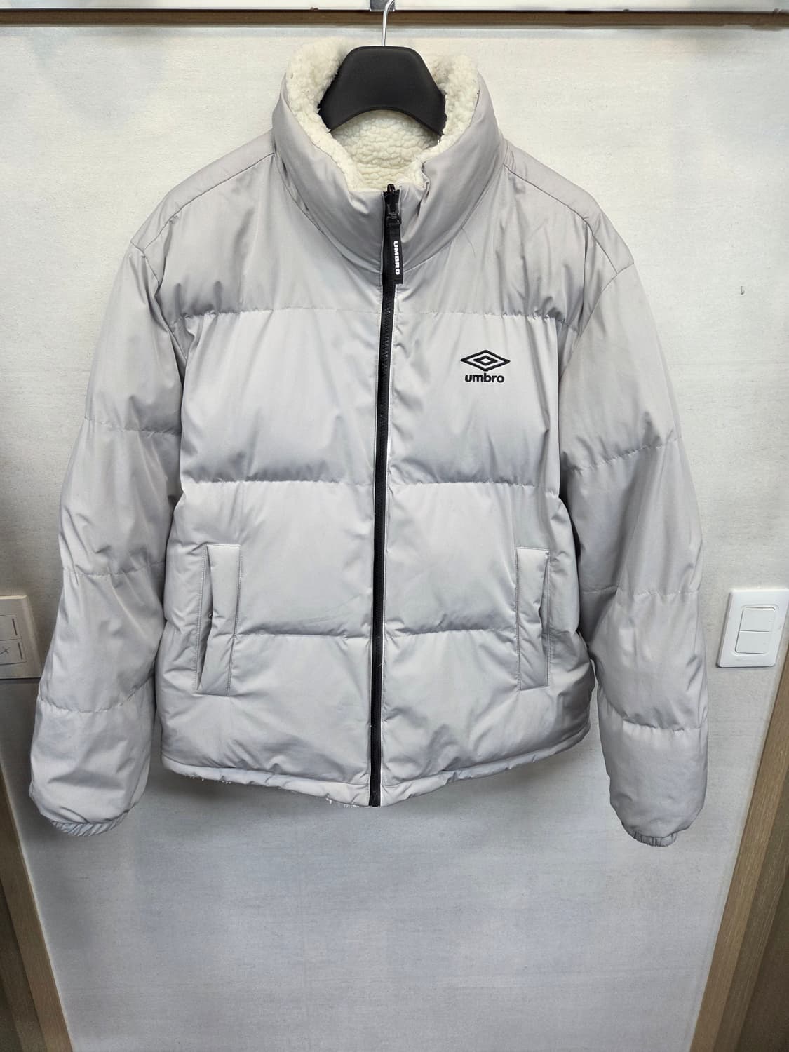 엄브로 빅로고 리버시블 플리스 패딩자켓 Lg 상품이미지3