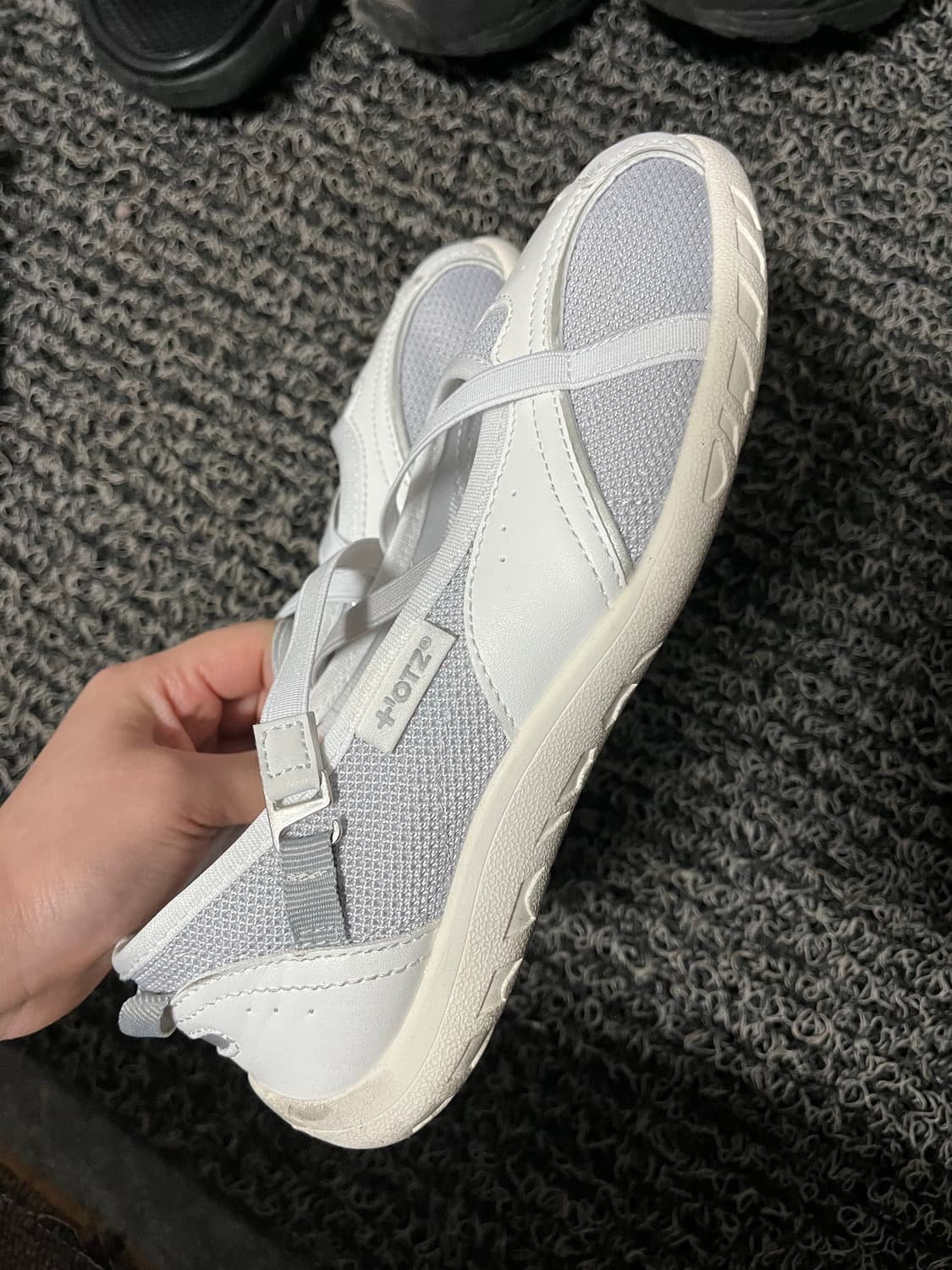 오찌 otz 로마리 밴딩 스니커즈 화이트 220 상품이미지5