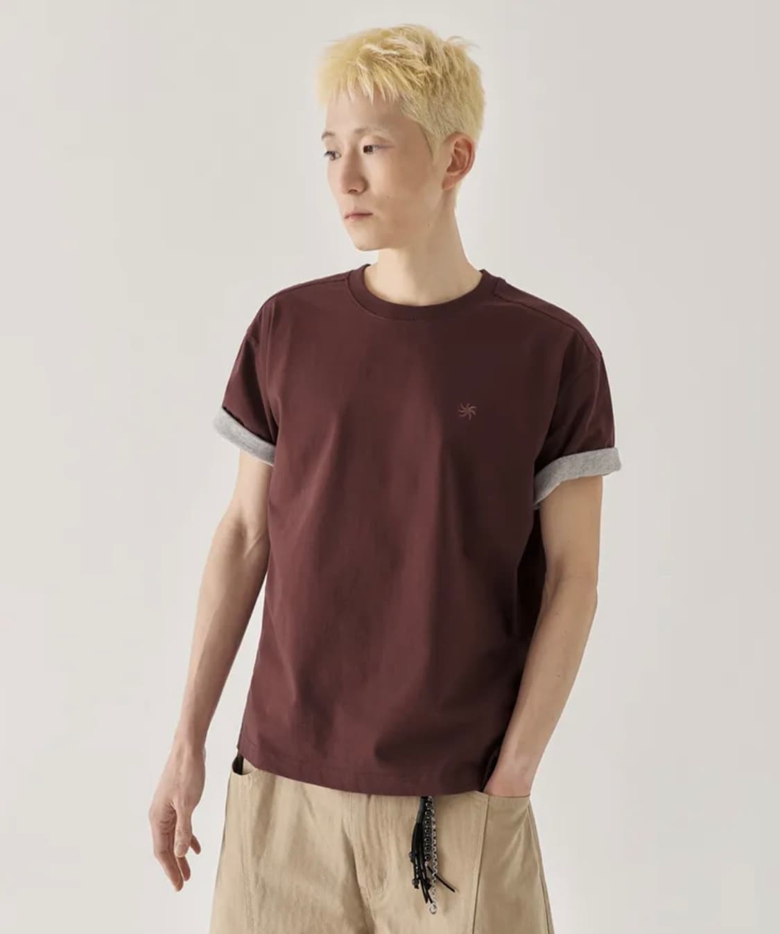 키뮤어 배색 롤업 크롭 반팔 티셔츠_버건디 상품이미지1