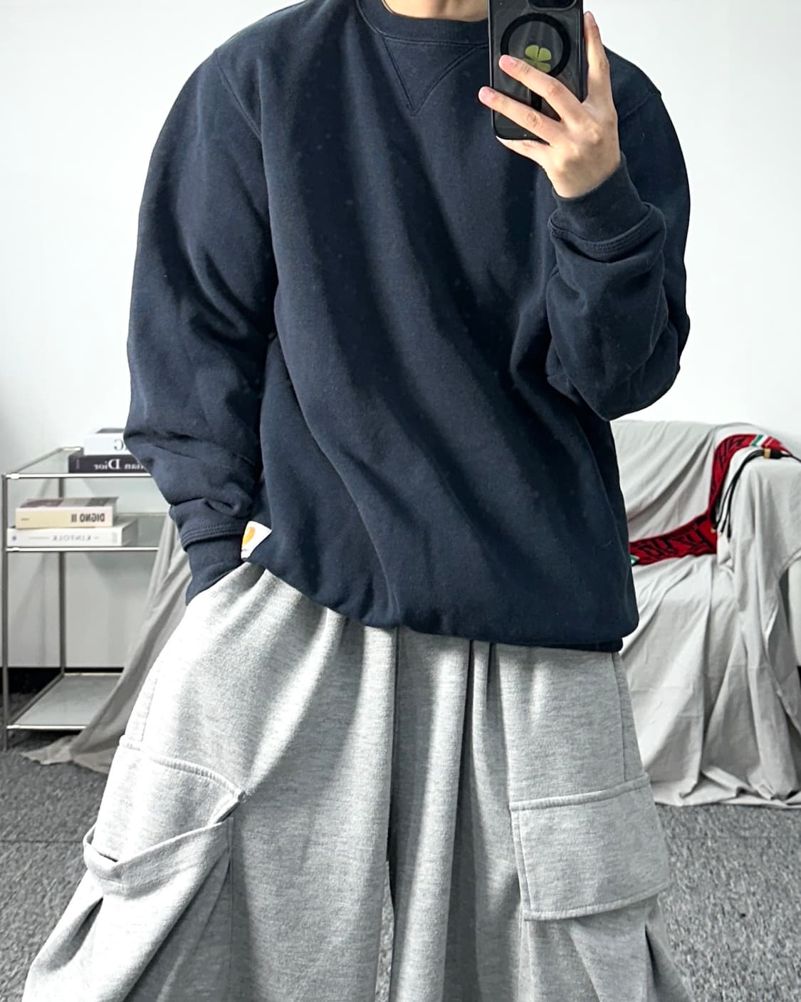 칼하트 네이비 미드웨이트 맨투맨 S 상품이미지3