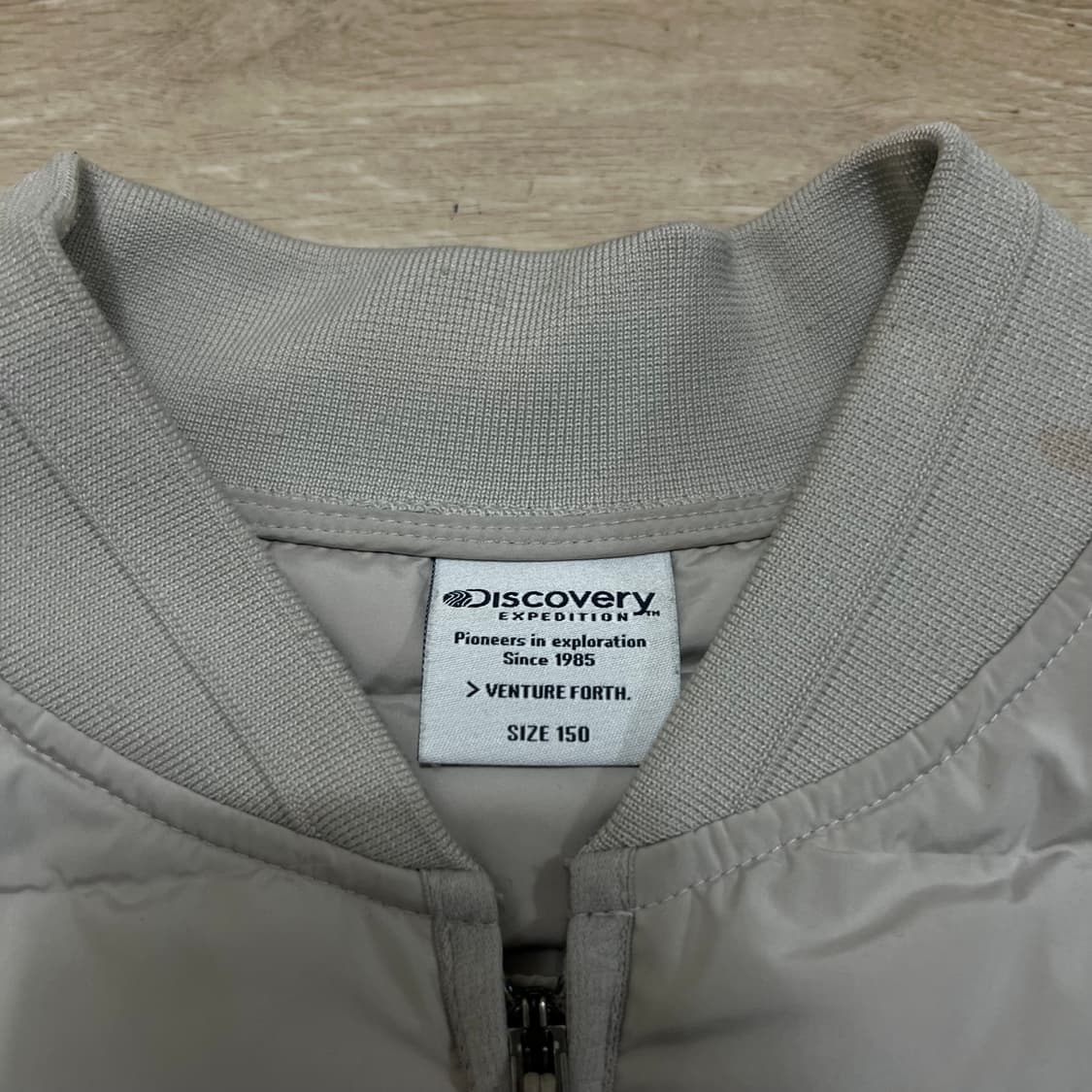 디스커버리 키즈 구스다운 로고 경량패딩 점퍼 [라이트 베이지] 150 상품이미지5
