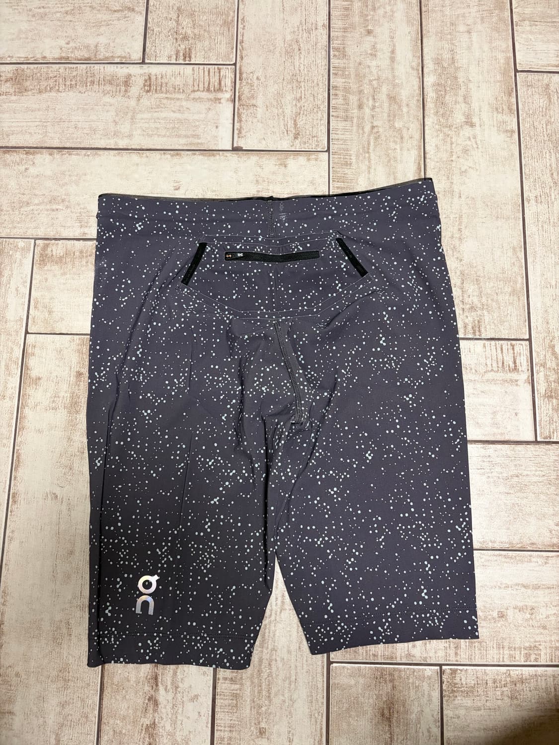 온러닝 레이스 타이즈 M 판매 상품이미지2