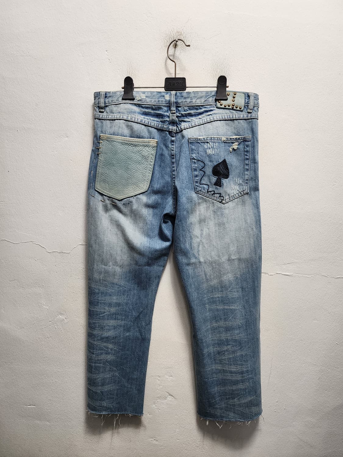 CRAZY LEOPARD 일본판 가죽패치 자수디테일 데님 상품이미지2