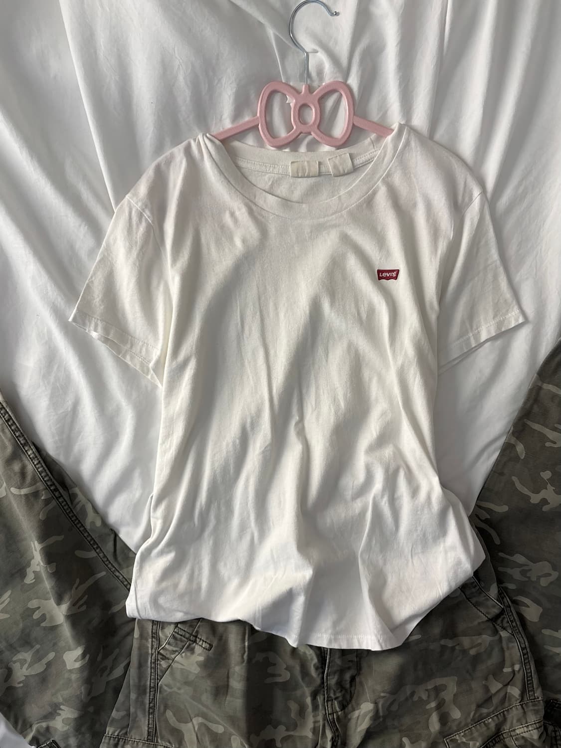 리바이스 화이트 반팔 티셔츠 상품이미지1