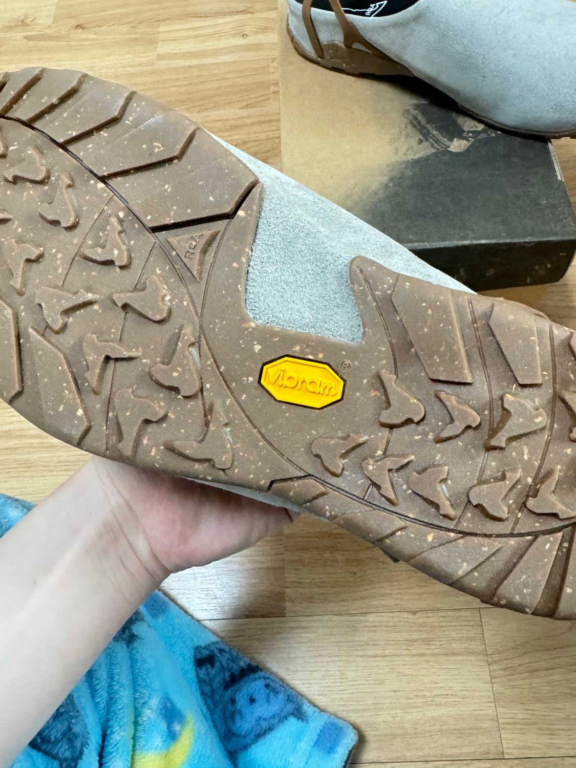 로아 하이킹 페다이아 그레이 EU42 270 상품이미지7