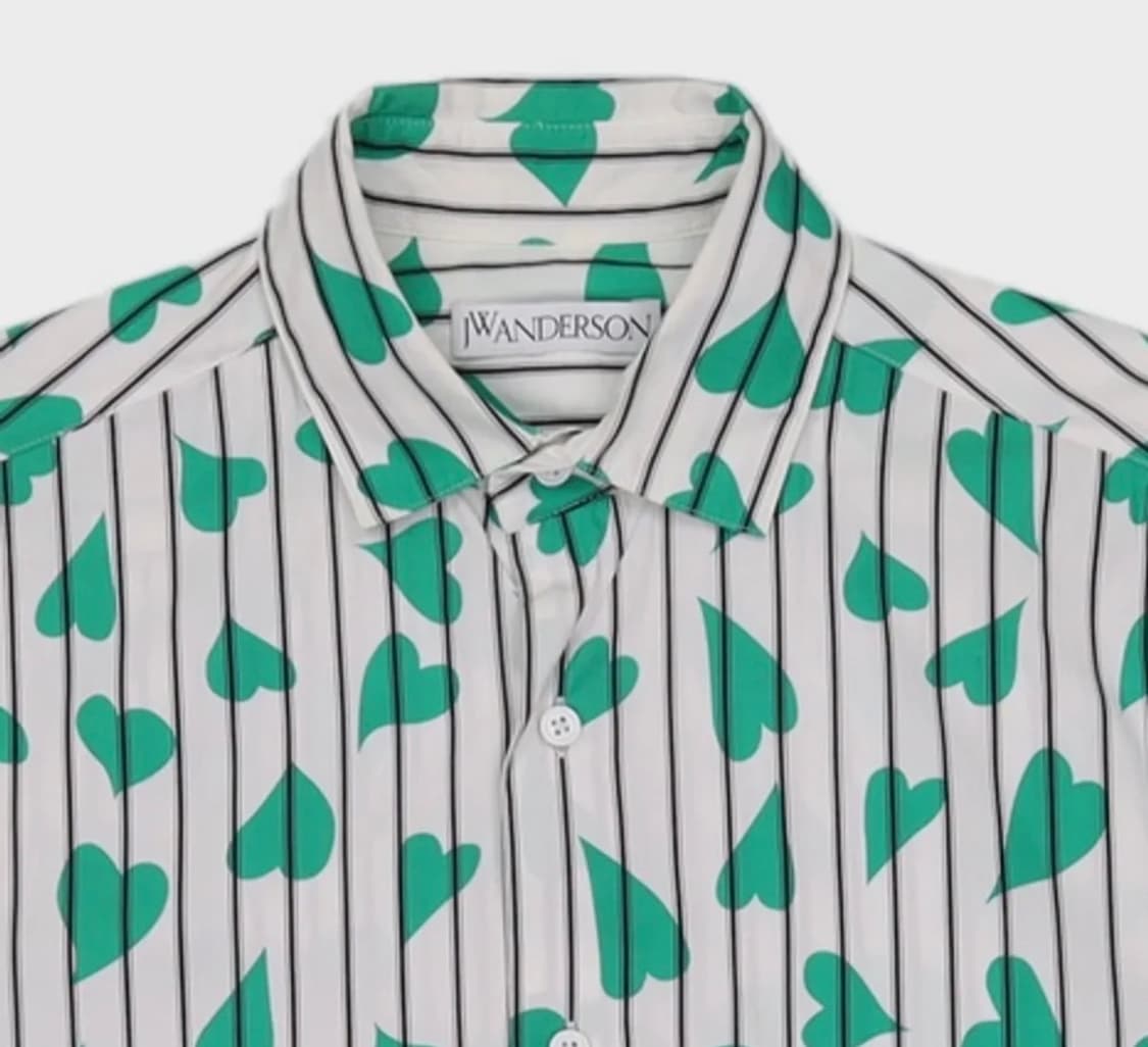 [46] JW앤더슨 스트라이프 하트 패턴 셔츠 - 플레이보이카티 착용 상품이미지4