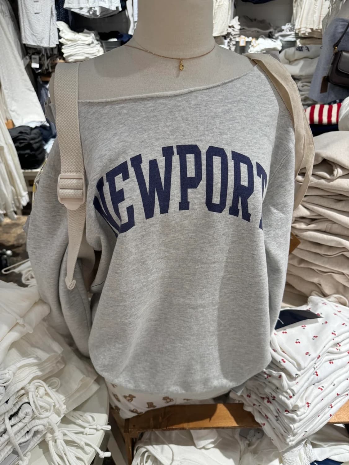 브랜디멜빌 뉴포트 원숄더 스웻셔츠 맨투맨 상품이미지1