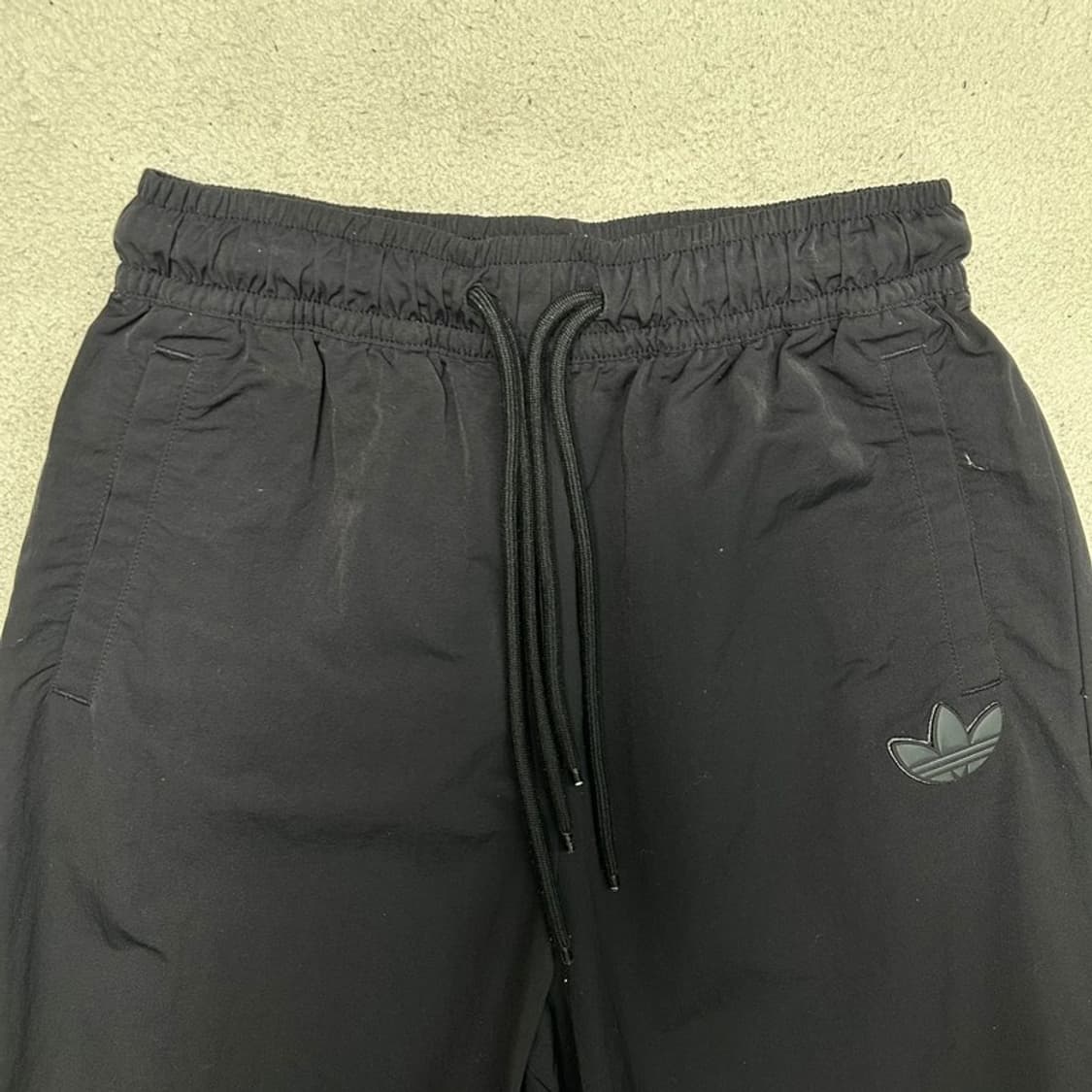 아디다스 슈퍼스타 페인팅 로고 아더컬러 트랙조거 팬츠 XS 상품이미지3