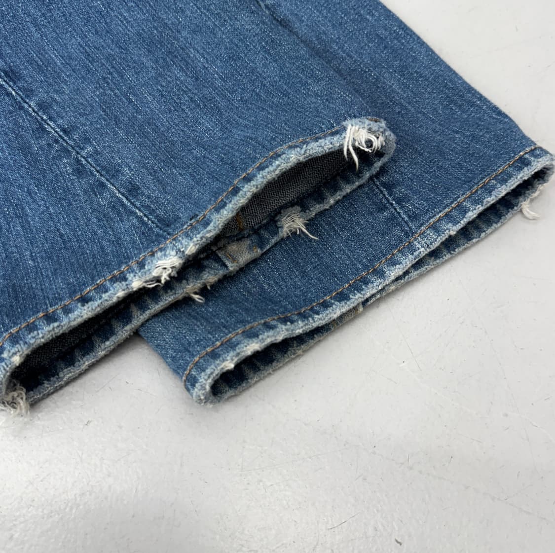 트루릴리전 Y2K 조이 부츠컷 디스트레스드 데님팬츠 상품이미지6