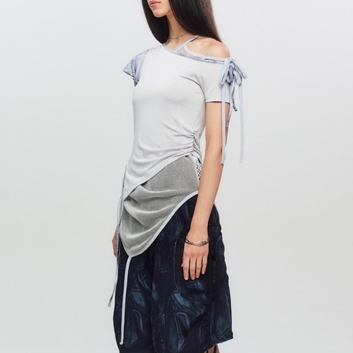 somsoc 솜속 마리아 러플 오프 숄더 탑 실버 상품이미지3